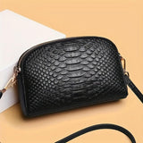 Cora – Egzotikus Textúrájú Mini Crossbody Táska