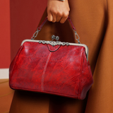 Mila – Vintage táska elegáns csattal