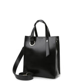 Lidia – Elegant minimalist